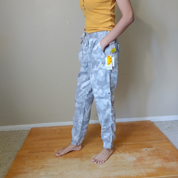 C & C California - Grey 6 pocket cargo pants, elastic waist with drawstring - S - Picture 2 of 10